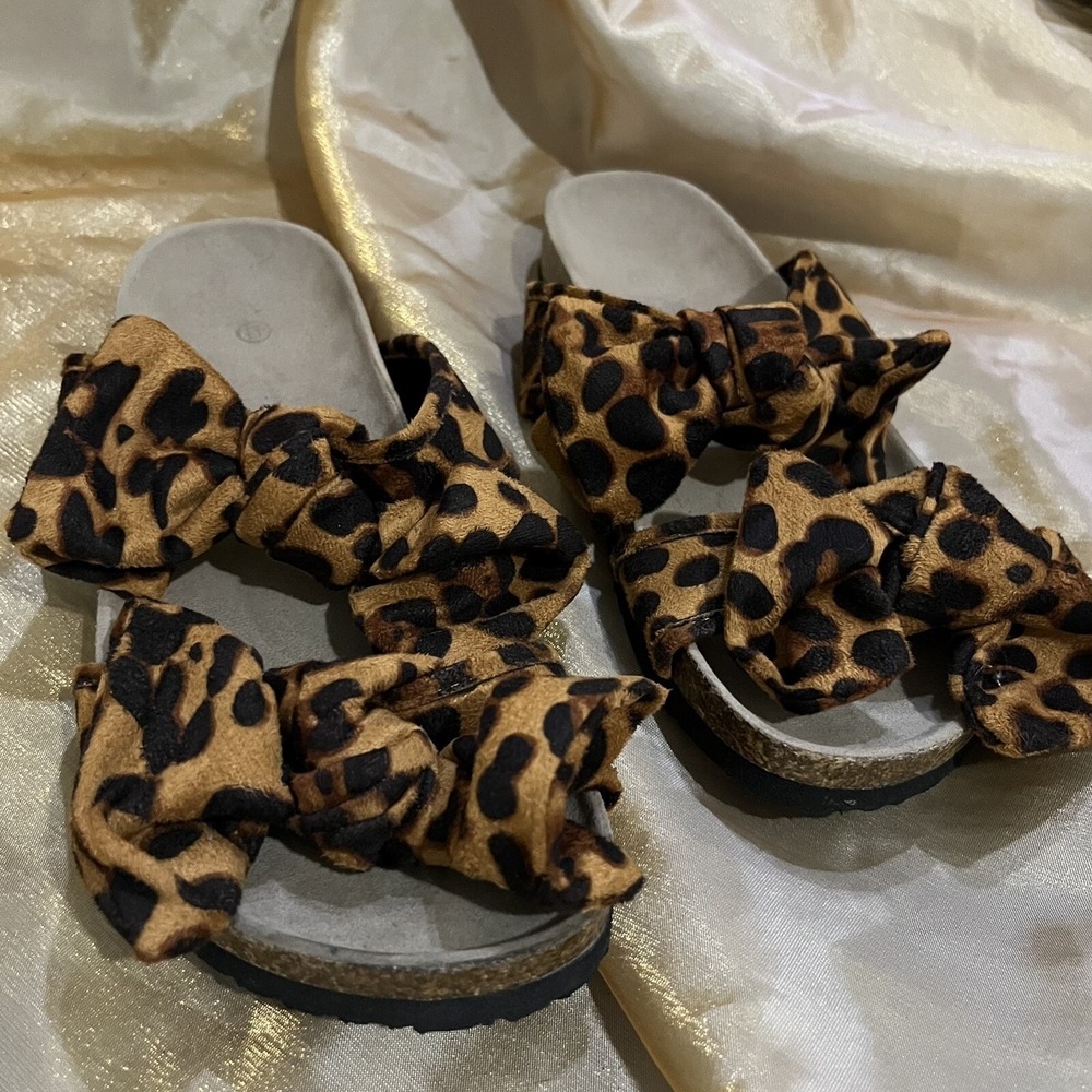 Women Slides 2 Straps Comfy Bow Slide Sandals Cheetah Size 11 Fits Like 10